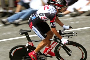 乐鱼体-切尔西4比1逆转热刺，杰克逊帽子戏法，切尔西3比5热刺