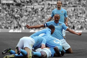 下载乐鱼体育APP-冠军球队球员参与公益读书活动传递正能量，球队取得冠军感言